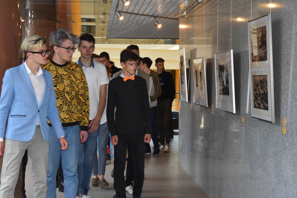 An exhibition dedicated to the 80th anniversary of the reunification of the BSSR opens in the library 
