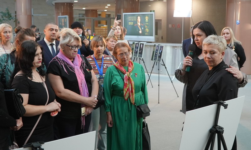 Photo exhibition "Women of Heroes of Bryansk region" opened in the library