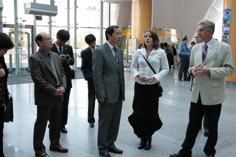 The Ministry of Culture of China delegation visited the Library