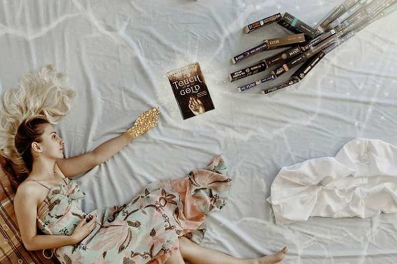 Читать – это искусство: Instagram-блогер возвращает моду на книги