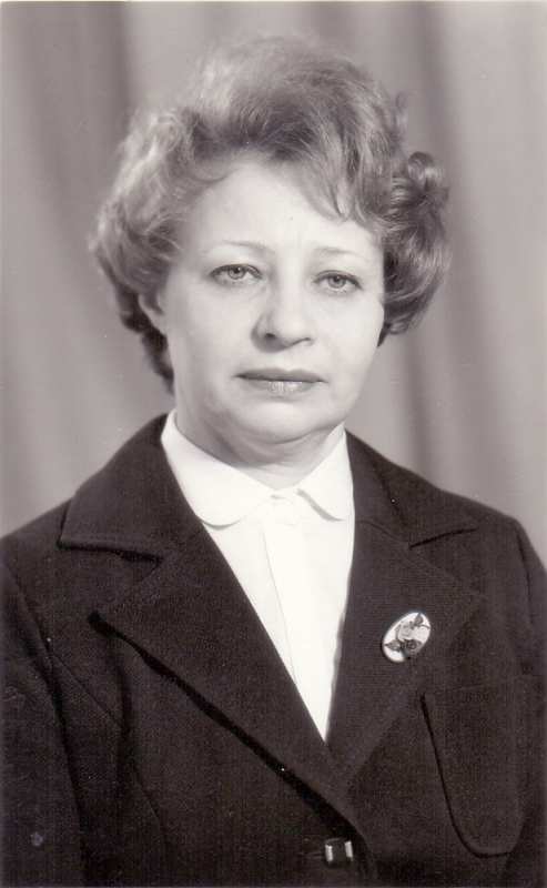 Поздравляем с 85-летним юбилеем ветерана Национальной библиотеки Беларуси Нину Михайловну Гордеенко