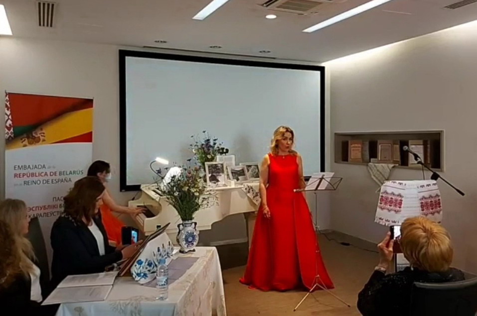 National Library of Belarus at an Evening of Belarusian Culture in Madrid (+ video)