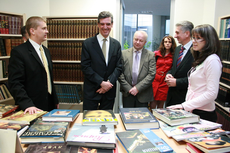 Delegation from the Louvres Museum visited the Library