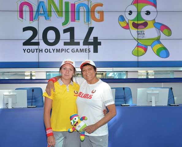 Ганна Тарасюк з мамай. Крыніца: http://www.athletics.by