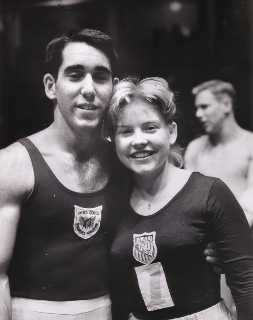 Дэн Миллмэн и Джуди Виллс – первые чемпионы мира по прыжкам на батуте (1964). Источник: http://www.trampolinepundit.com